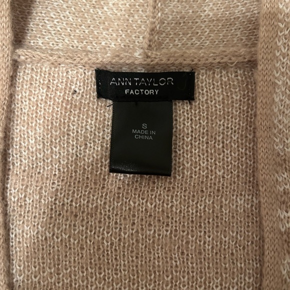 Ann Taylor Beige Plaid Cardigan - Picture 3 of 3